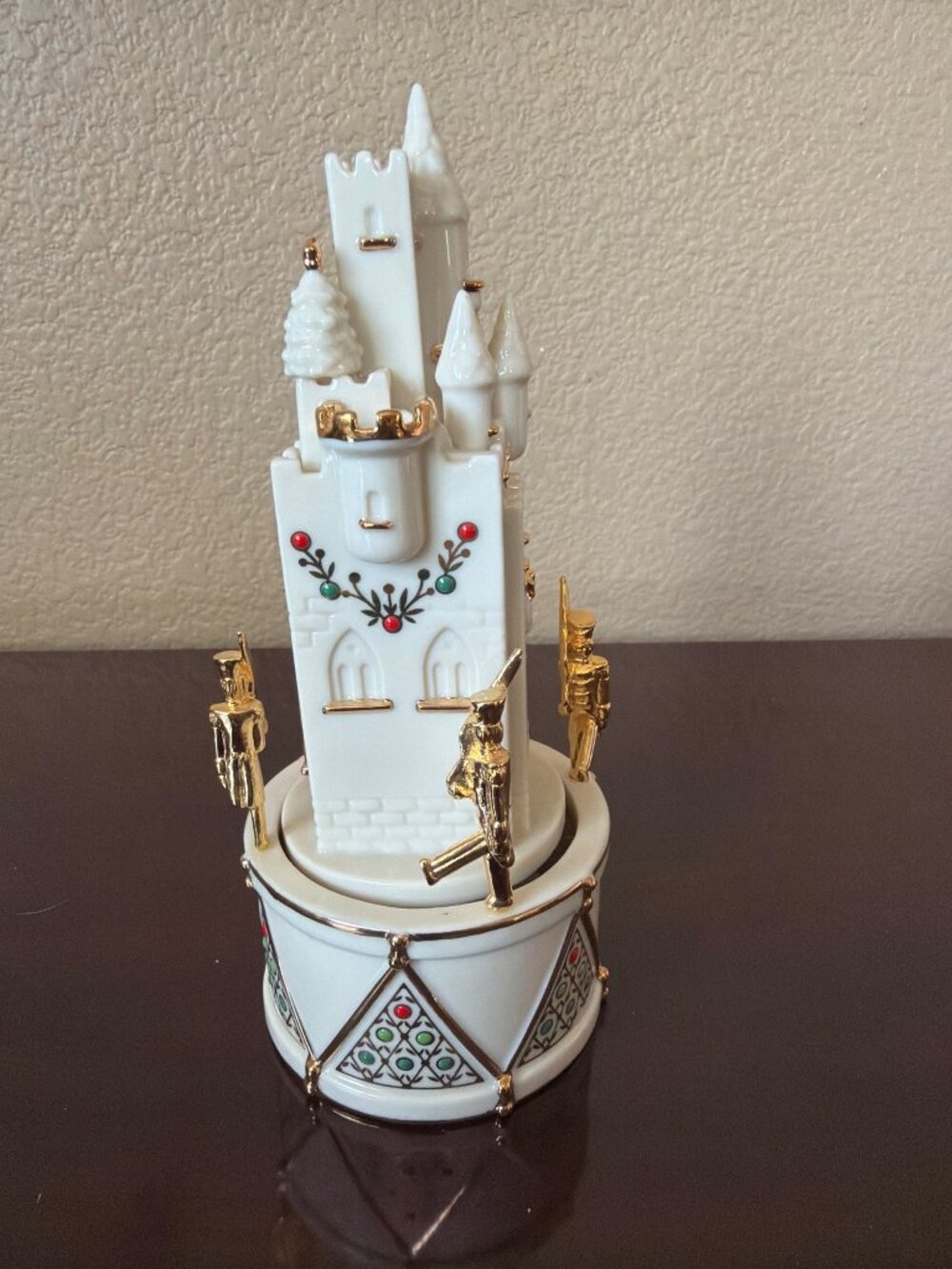 Lenox China Jewels Musical Castle Nutcracker Soldiers Gold Trim -No Box - Picture 4 of 14